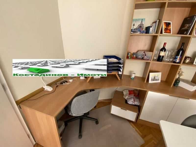 Дава се под наем Двустаен апартамент в Пловдив, Център - 65 кв.м за 459 € - Снимка #1