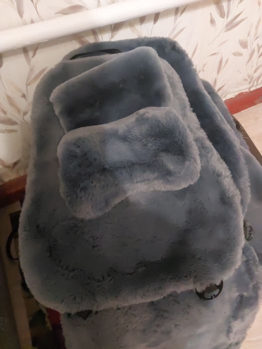 Продам Чехлы на машину