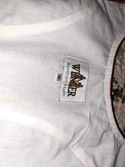 Rochie austriacă tradițională vintage