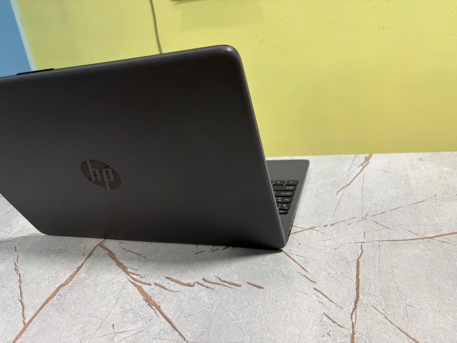 HP Noutbook  i 3 core
