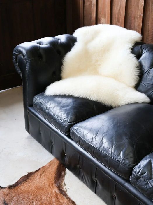 Restauram  mobilier  stil cu piele naturala pret de la