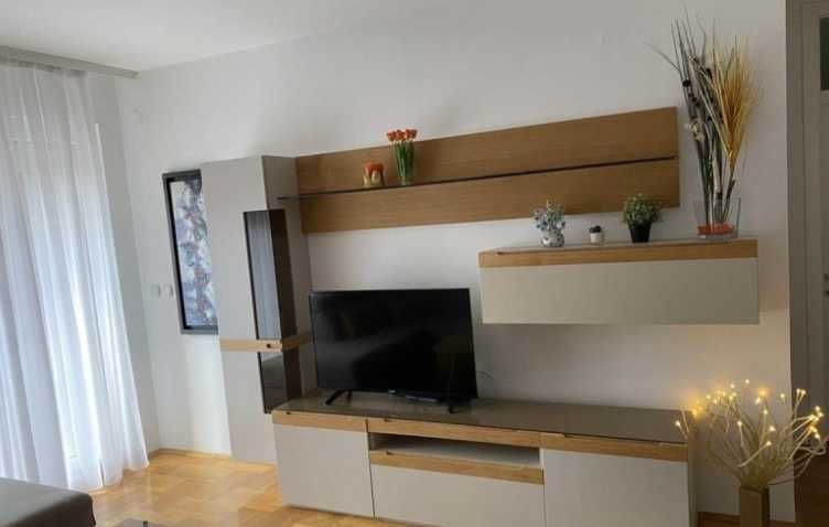 Дава се под наем Двустаен апартамент в Пловдив, Изгрев - 62 кв.м за 219.3 € - Снимка #1