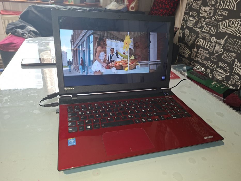 Toshiba Satellite L50-C, Intel i3 gen.5, 750 gb, Bluetooth, Wi-Fi
