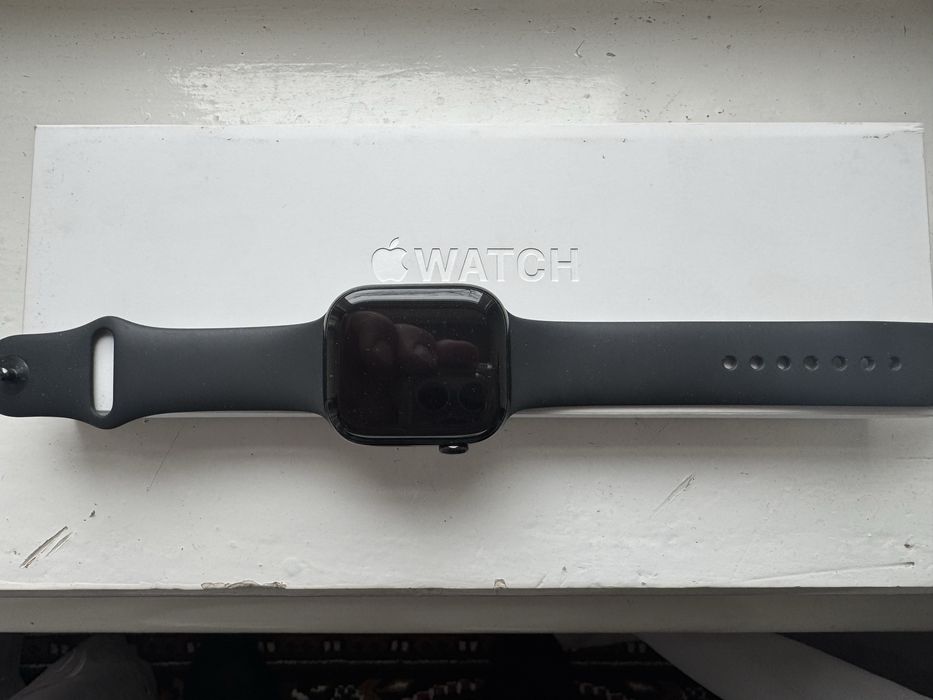 I watch 10/46 series jetblack sotiladi