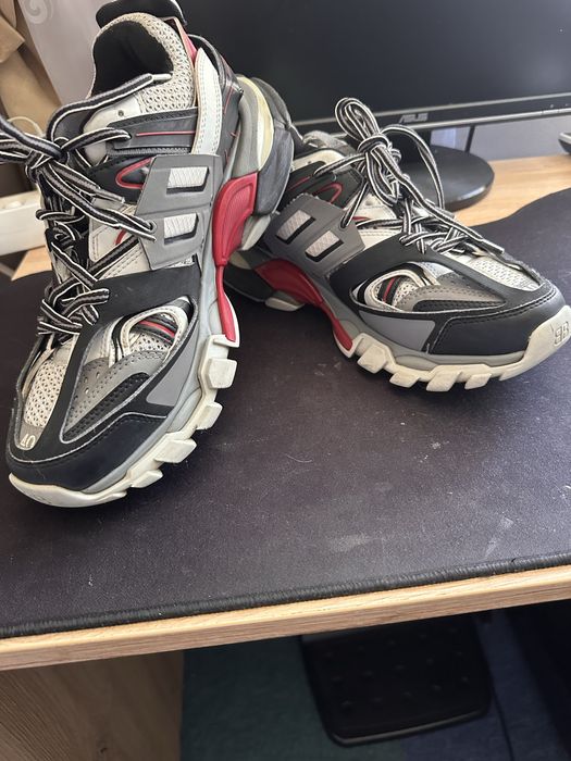 Balenciaga track