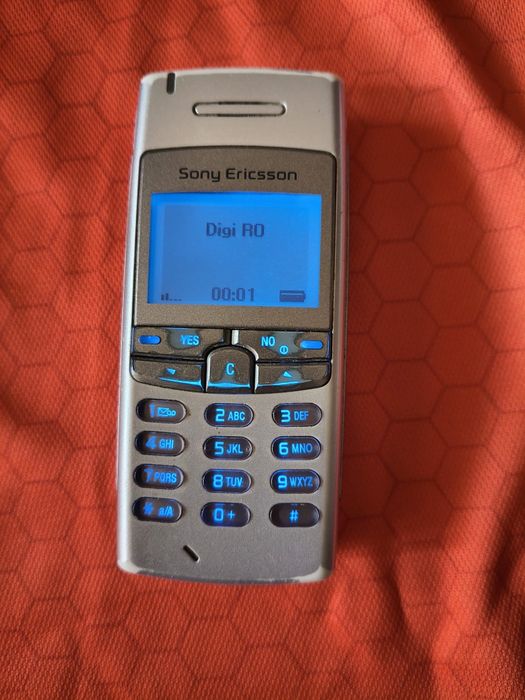 Sony Ericsson t105  ( decodat,lb română)