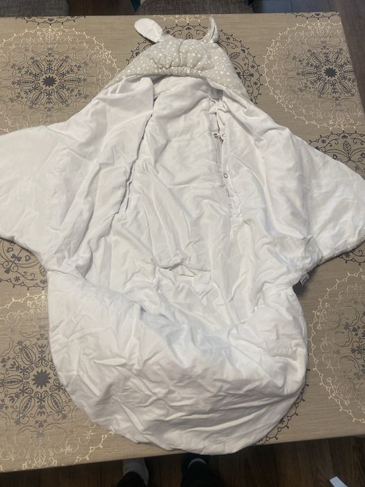 Одеало за бебешко сточле за кола