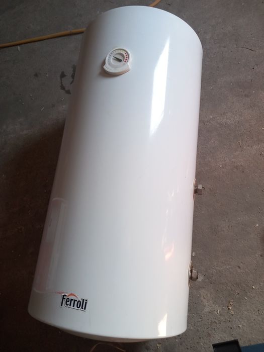 De vânzare puffer de 400 L(prețul puffer ) și boiler termoelectric de 80L  , se mai vând : țeavă Cu 32  - 7ml 2 pompe de circulație , robineți , etc .