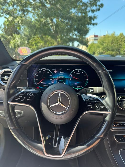 Mercedes-Benz E300 de Exclusive 9G-Tronic Hybrid Plug-in break