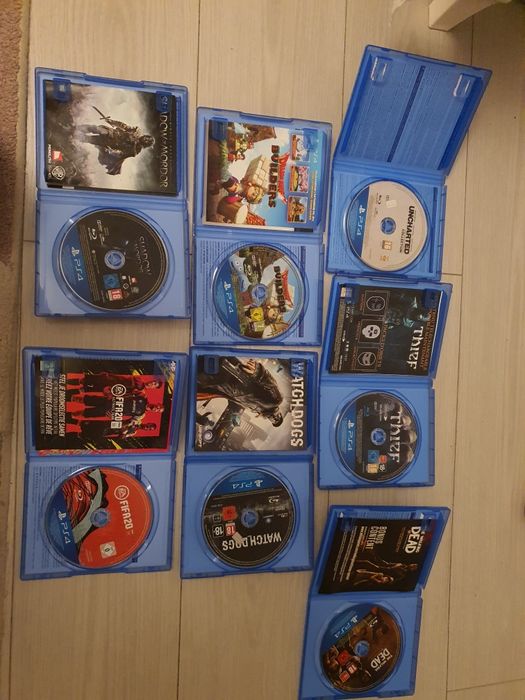 Продавам игри за PS4.