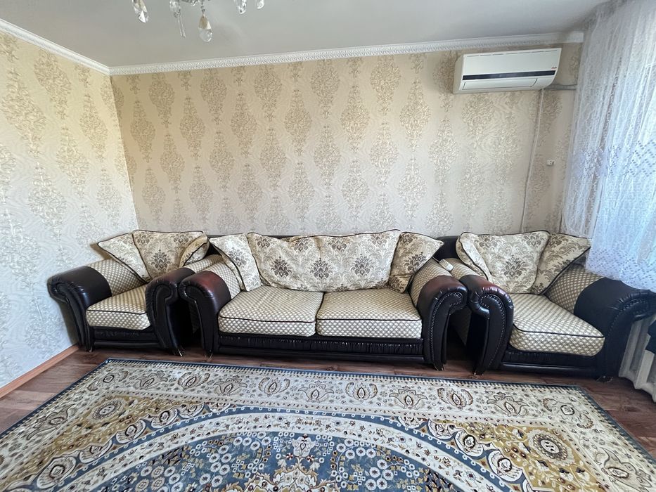 Камфортный диван с креслами