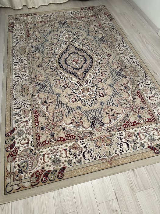 Продам ковер 2х3