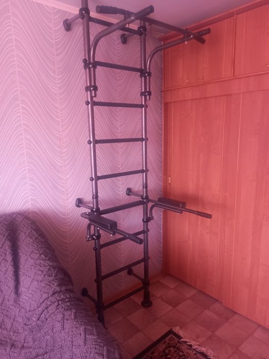 ПРОДАМ тренажёр турник