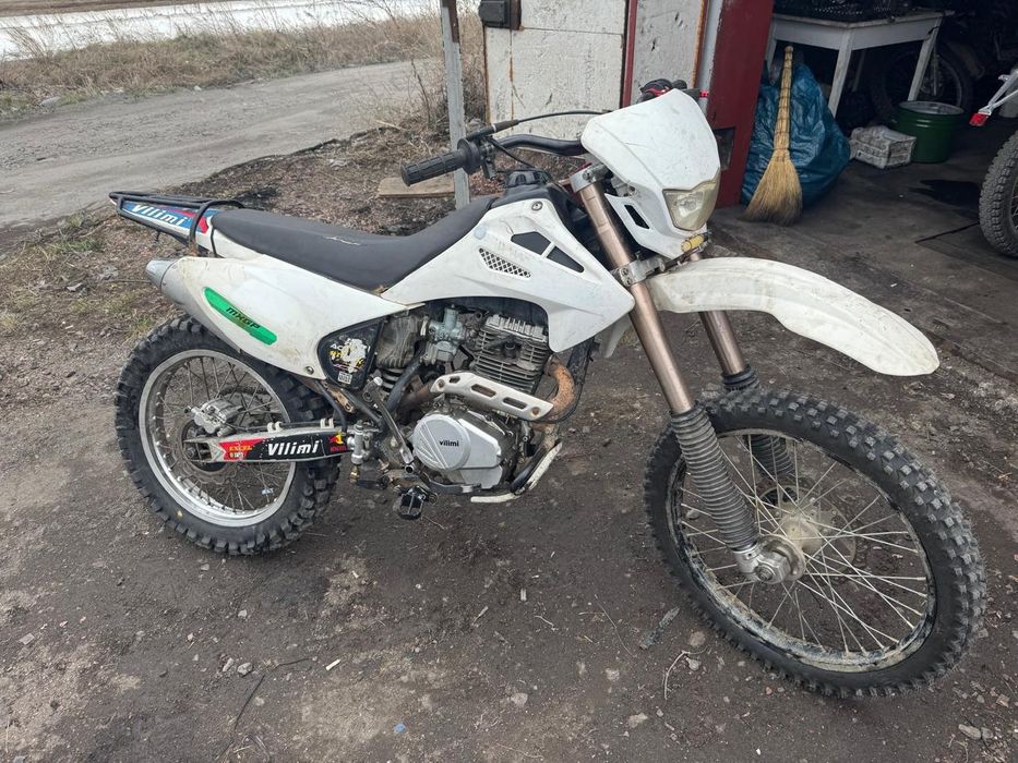 Продаю мотоцикл эндуро 250куб