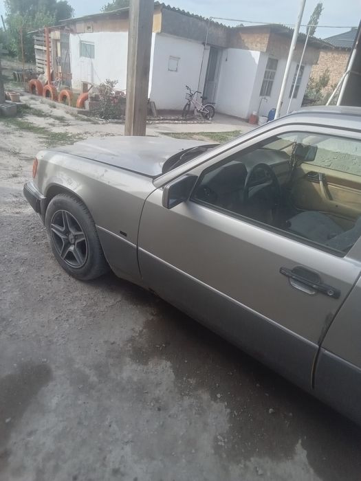 Продаю мерседес 2 куб 1990
