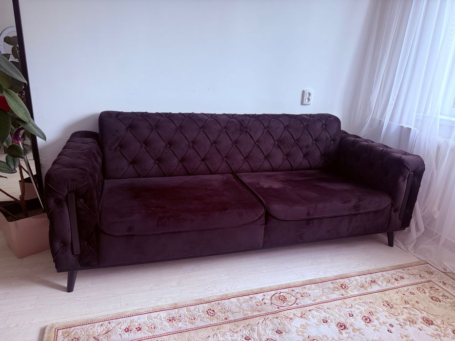Продаётся стильный велюровый диван