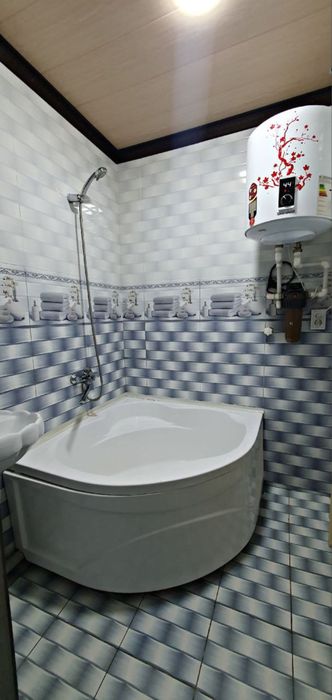 4-etaj uy sotladi 70.5kvm