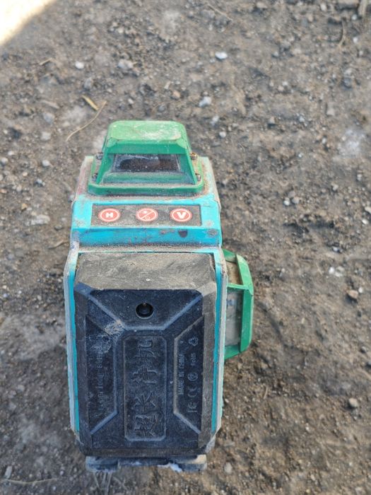 Лазерный уровень(нивелир)