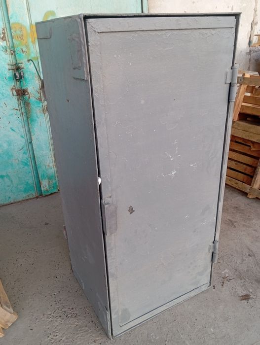 Темир шкаф сотилади Калин темирдан ясалган