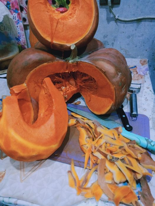 Сок из тыквы с апельсинами и лимонами.Тыквы со своего огорода.