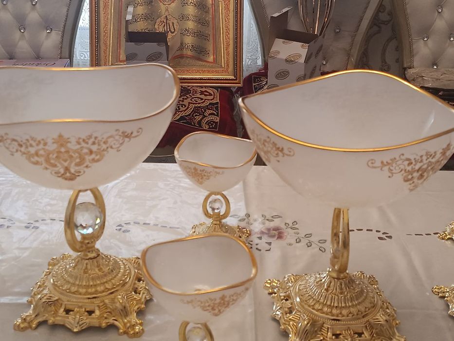 Cervis bogema dvenadsat person