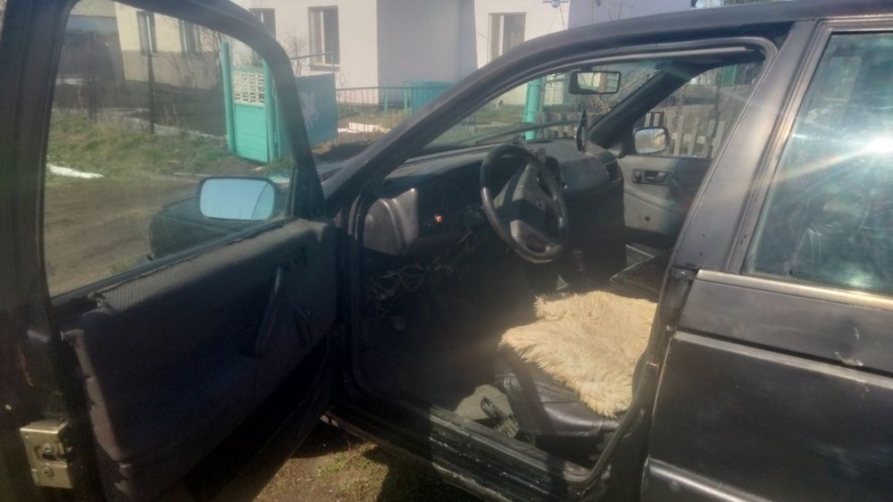 Продаю пассат в3 1990 года. Срочно!