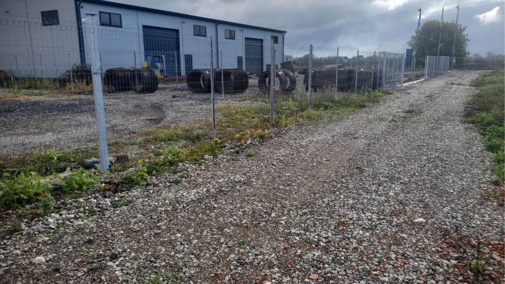 Vand sau inchiriez teren industrial intravilan Codlea-utilitati