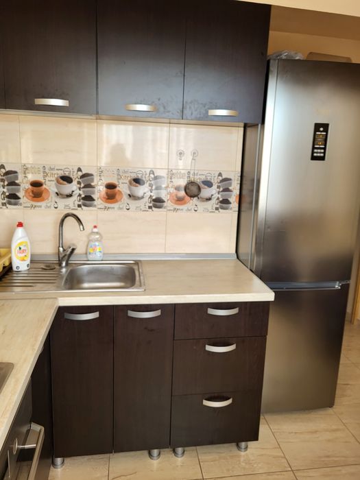 Închiriez apartament în regim hotelier (zona Mall)