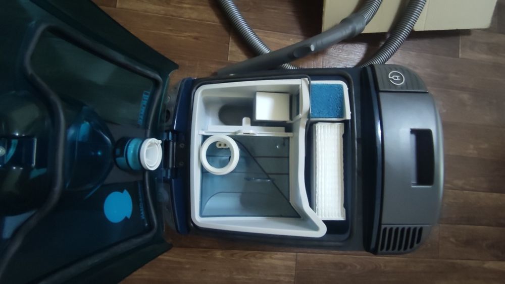 Продам моющий пылесос Thomas новый