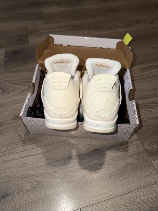 Jordan 4.