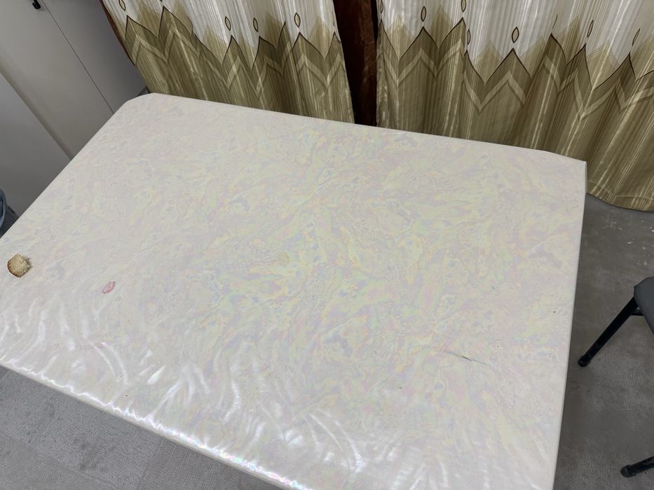 Кухонный стол обеданный