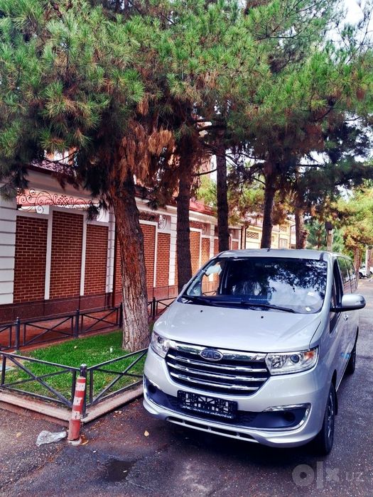 Водитель с минивэном JAC M3 — поездки по Узбекистану