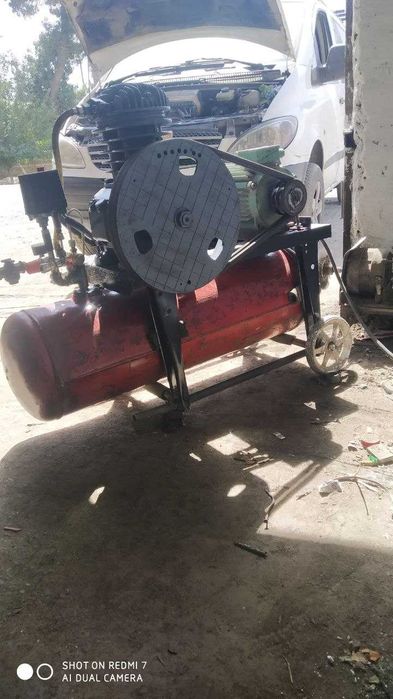 Kompressor sotiladi.