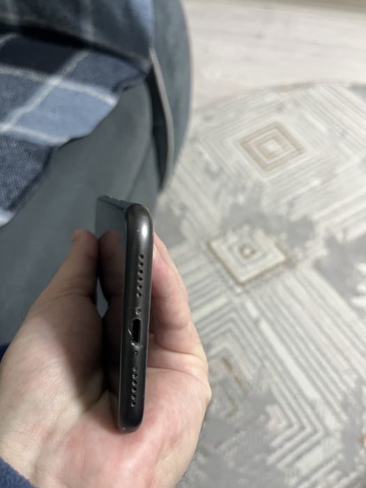 Продам Айфон 11, 128Gb