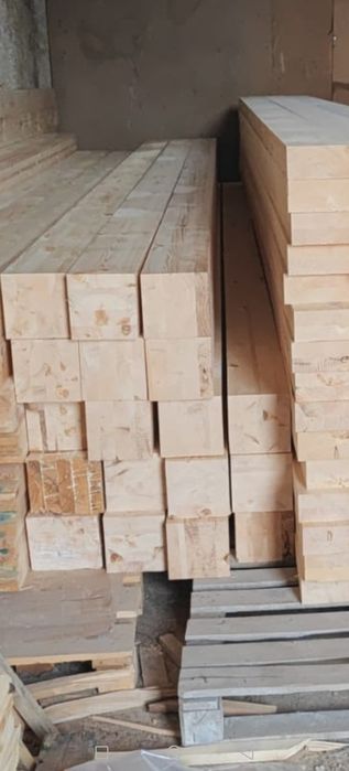 Клееный строганый 180*180сухой брус