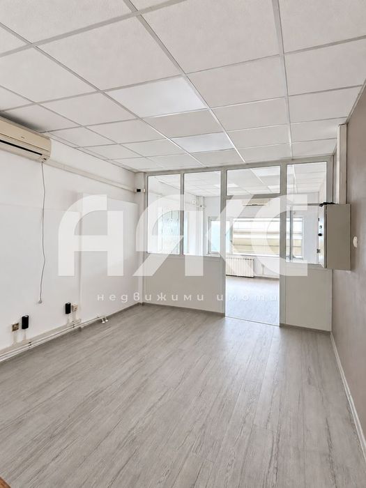 Дава се под наем Офис в София, Център - 40 кв.м за 400 € - Снимка #1