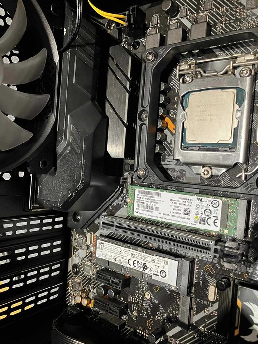 Компютър за Игри i5 8400 GTX 1060/RX 9060 XT 32GB RAM 512 SSD Гаранция