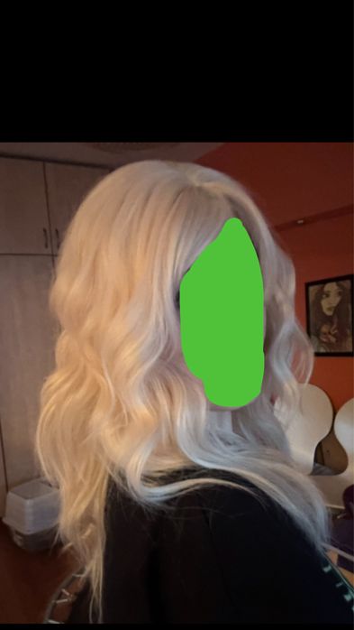 Peruca cu breton blond platinat termorezistenta
