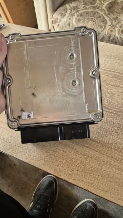 Компютър Двигател за VW Т5 2.0 TDI 140Кс