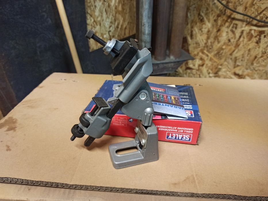 Оснастка для заточки сверл