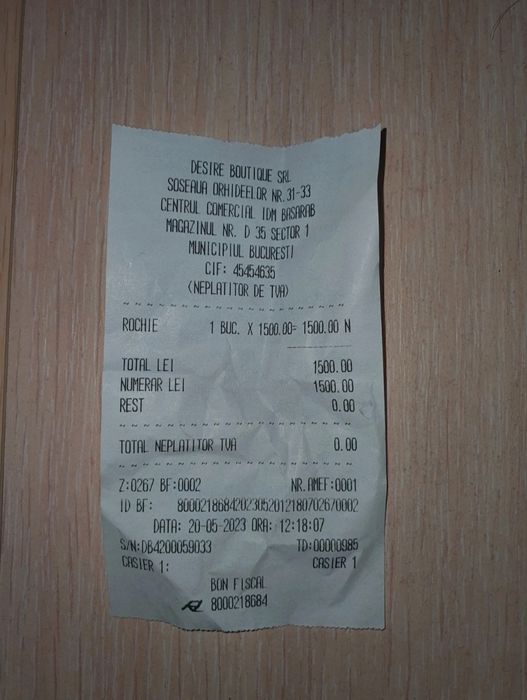 Rochie elegantă cu pietricele, mărimea M.