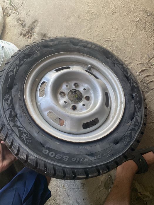 Продам 175/70 R13 с дисками шины зимные
