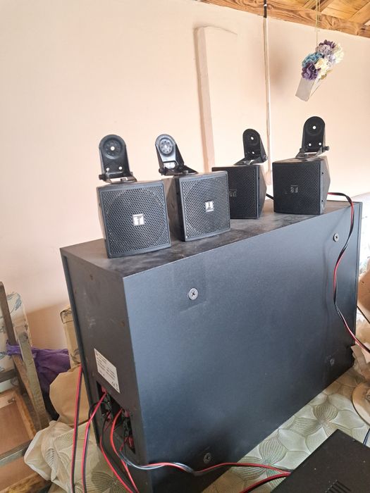 TOA BS-301B/W – Компактна сателитна озвучителна система със субуфер