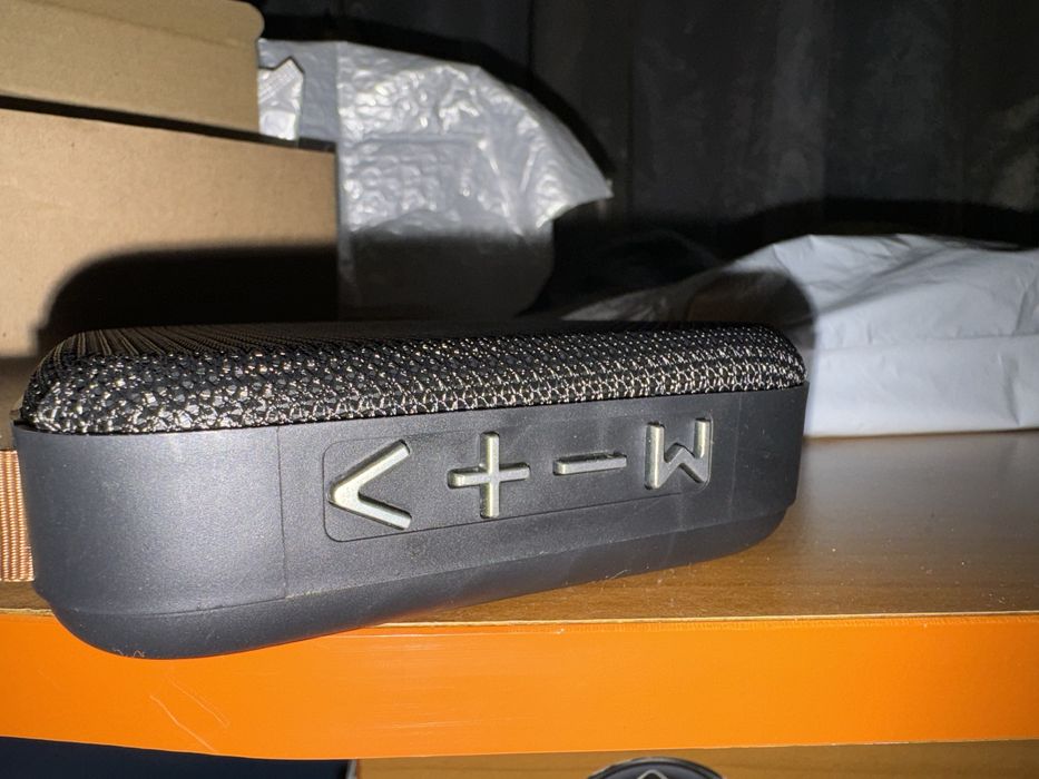 Bluetooth тонколонка Чисто Нова!