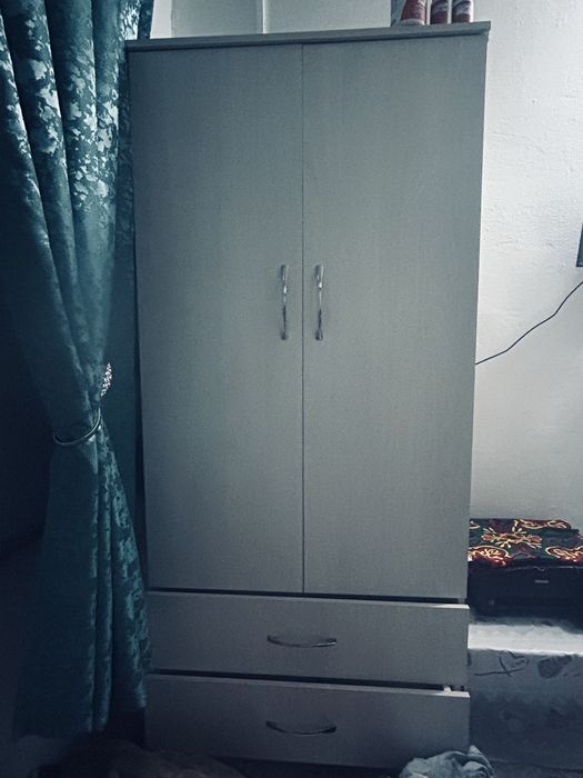 Не дорого шкаф и стол