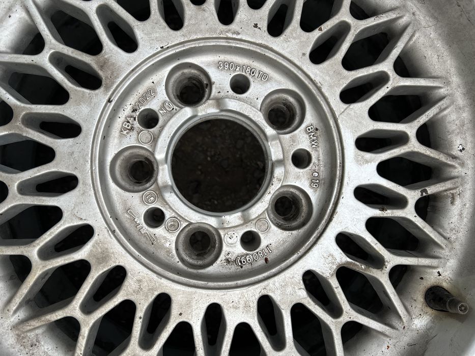 Продам запаску на бмв привозные