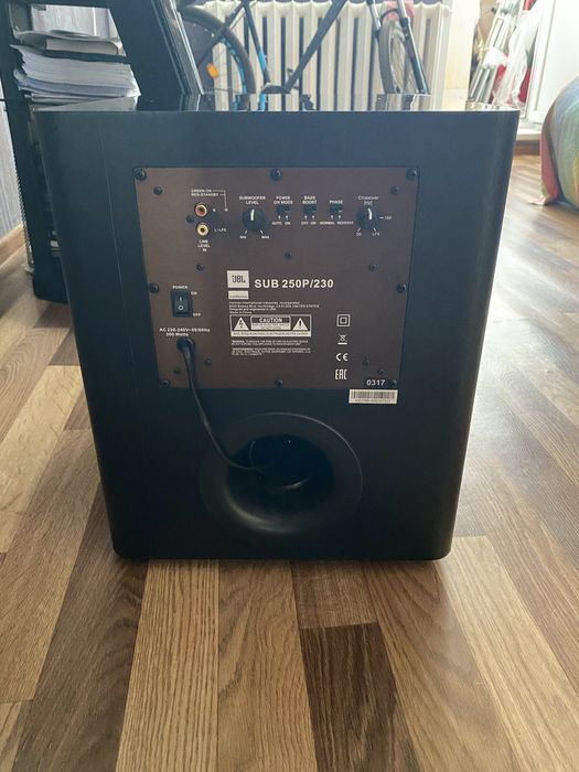 Савбуфер JBL 250P/230