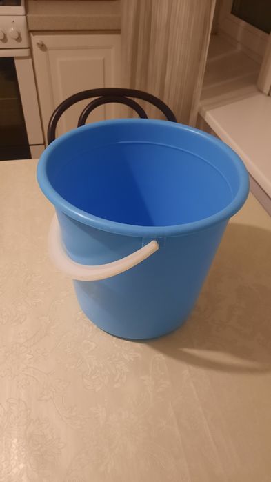 Ведро из пластика