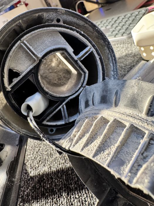 Reparatii aspiratoare DYSON | Baterie, motor, perie | Bucuresti