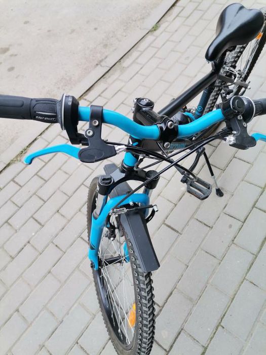 Колело b-twin черно-синьо